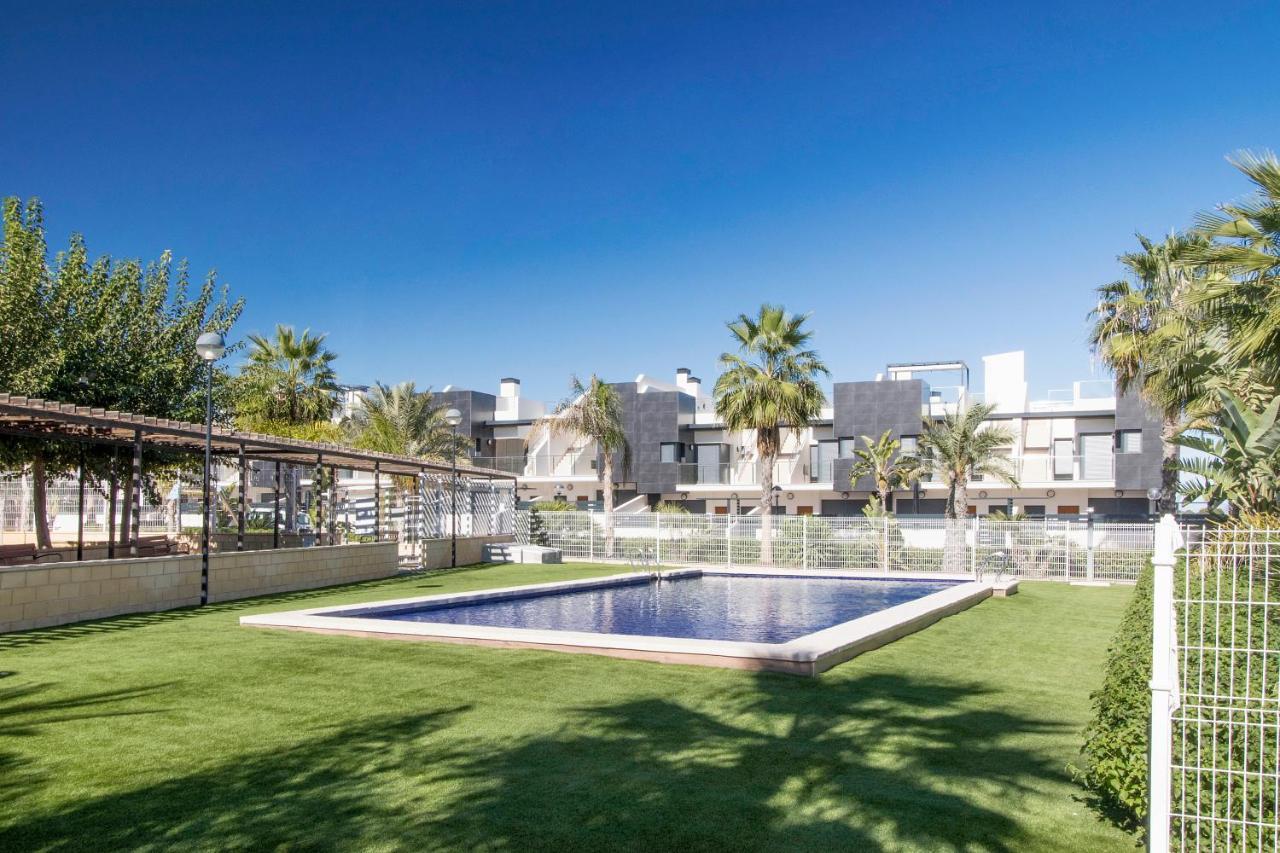 Royal Park Villa Торевиеха Екстериор снимка